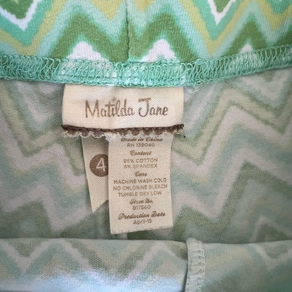 Matilda Jane Green Chevron Ruffle Shorts - Picture 2 of 3
